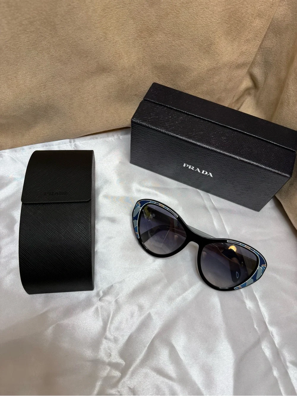 Prada Oversized Black Geometric Inlay Gradient Sunglasses Made in Italy w/ Case - Picture 1 of 10